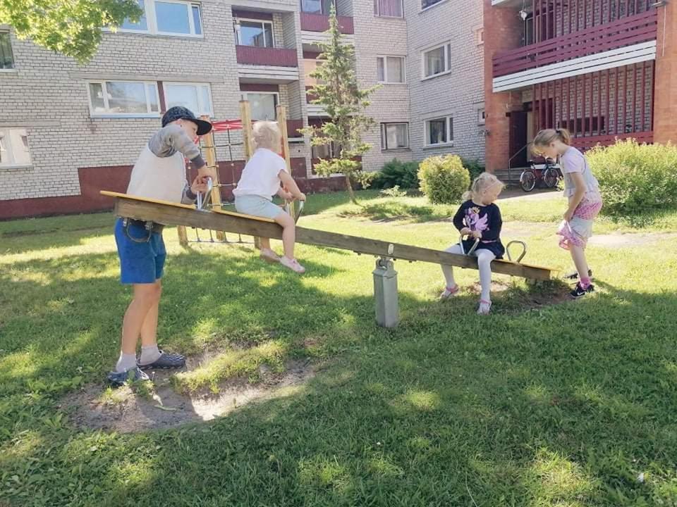 Kärdla Hiiumaa Family Apartments מראה חיצוני תמונה